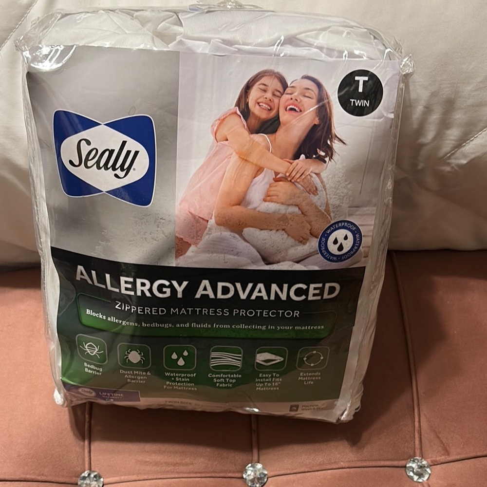 White Mattress Cover for Ultimate Bedding Protection